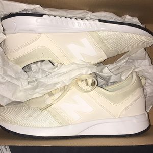 New Balance Tennis Shoes 👟